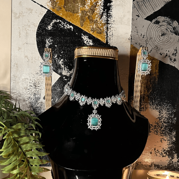 Elegant Aquamarine and Sparkle Jewelry Set - Image 6