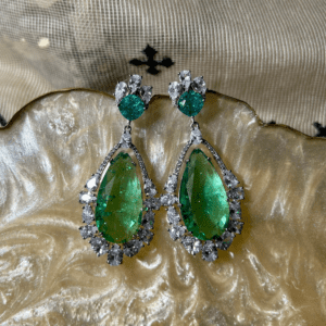Elegant Emerald Teardrop Earring
